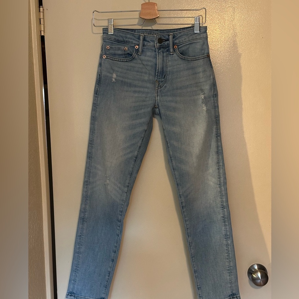 American Eagle Light Wash Athletic Skinny Jeans Size 26x28